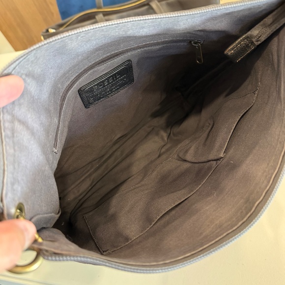 Fossil Silver Leather Crossbody - Picture 5 of 8